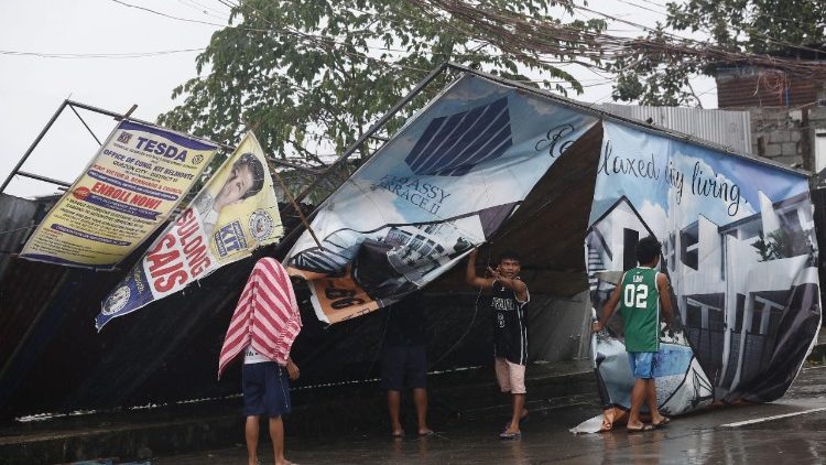 I danni del tifone Mangkhut sulle Filippine