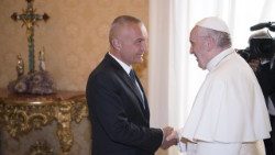 pope-francis-receives-president-of-the-republ-1537179724616.jpg