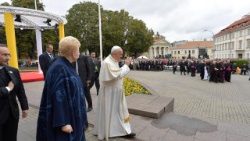 pope-francis-in-lithuania-1537611713032.jpg