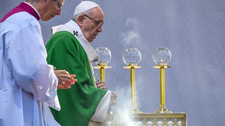 Papst Franziskus bei der Heiligen Messe am Sonntag in Kaunas
