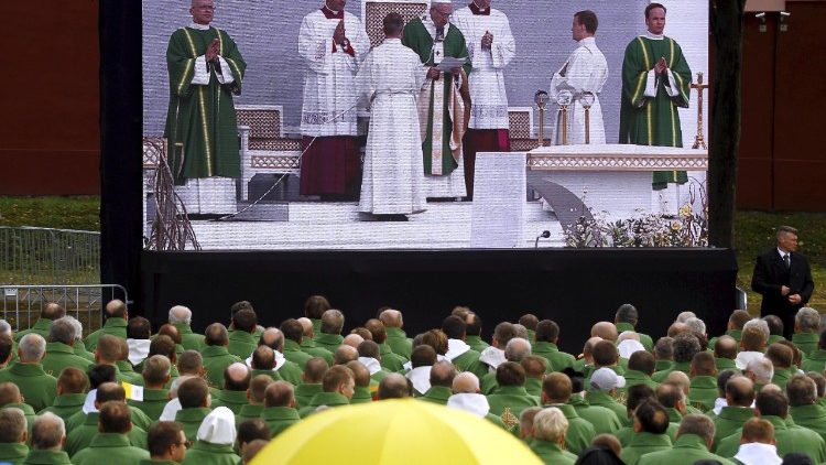 pope-francis-in-lithuania-1537693629111.jpg