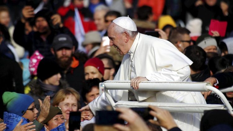 pope-francis-arrives-to-celebrate-holy-mass-i-1537882619090.jpg
