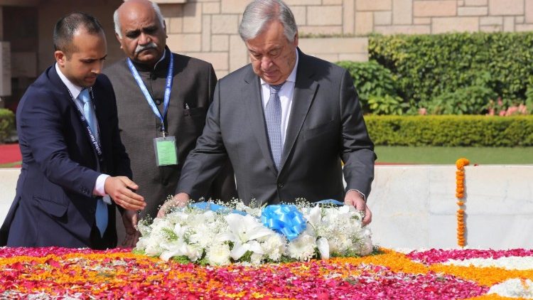 UN Secretary-General Antonio Guterres paying homage to Mahatma Gandhi at his memorial in Delhi, India, on October 2, 2018. 