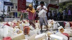 indonesia-earthquake-and-tsunami-aftermath-1538568512753.jpg