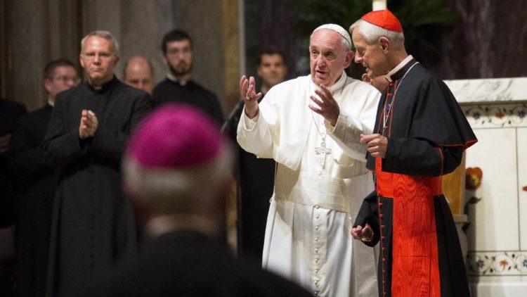Papa Franjo u razgovoru s kardinalom Wuerlom tijekom Papinog posjeta Washingtonu