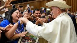 pope--audience-for-pilgrims-from-el-salvador--1539606076453.jpg