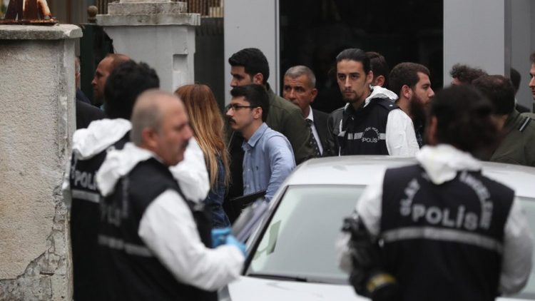 Forensic officers investigating the disappearance of Saudi journalist Jamal Khashoggi