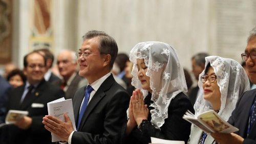 Mše za mír na Korejském poloostrově za přítomnosti prezidenta Mun Če-ina
