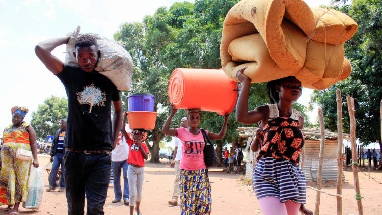 Migrantes congoleses expulsos de Angola