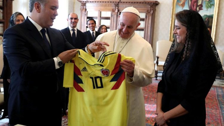pope-francis-meets-colombian-president-ivan-d-1540200972728.jpg