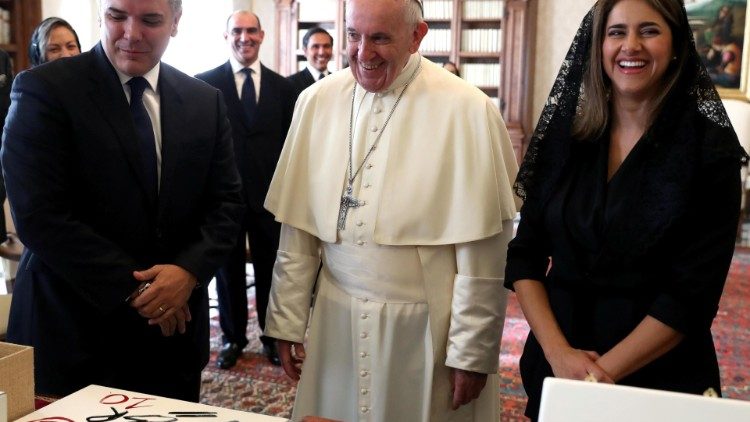 pope-francis-meets-colombian-president-ivan-d-1540200974256.jpg