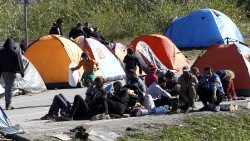 migrants-in-velika-kladusa--bosnia--xa---xa--1540478173656.jpg
