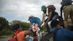 central-american-migrants-change-their-route--1541110272477.jpg