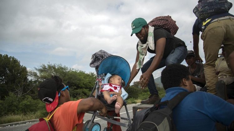 Central American migrants change their route in southern Mexico&#xA;