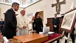 pope-francis-receives-paraguay-s-president-ma-1541413880946.jpg