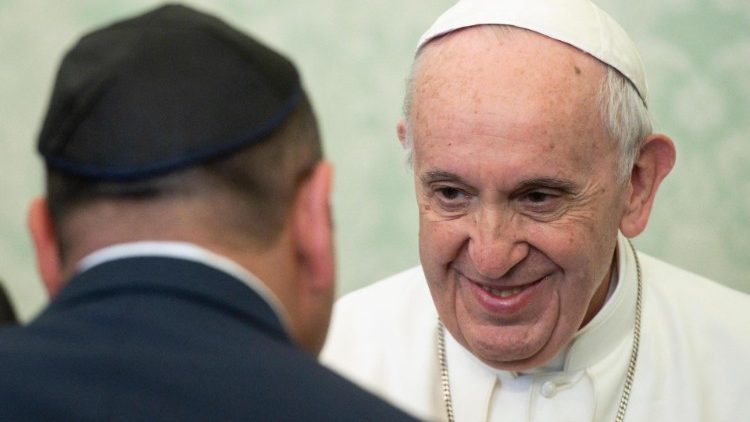 Папа падчас сустрэчы з прадстаўнікамі юдаізму. Ілюстрацыйнае фота