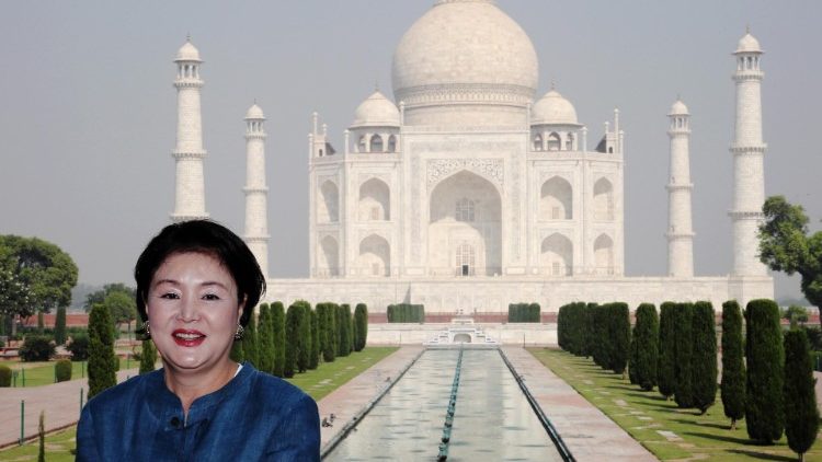 Eine von vier Millionen Touristen im Jahr: Die südkoreanische First Lady am Taj Mahal