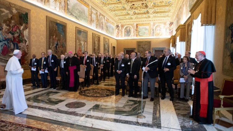教皇フランシスコ、教皇庁立科学アカデミー総会参加者らと　2018年11月12日