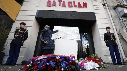 Attentati di Parigi del 13 novembre: non si può cedere alla paura