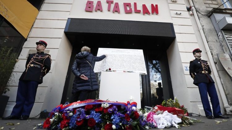 Il locale di Parigi teatro del sanguinoso attentato del 13 novembre 2015