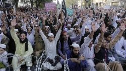 protests-after-top-pakistan-court-commutes-de-1542307999332.jpg