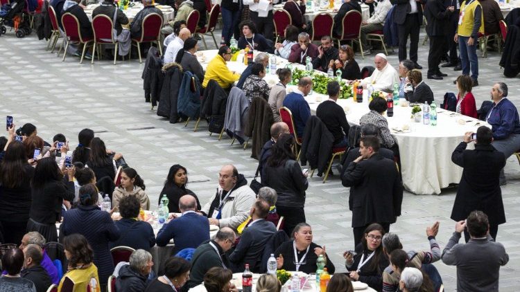Pope Francis has lunch with needy people