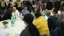 pope-francis-has-lunch-with-needy-people--1542550096765.jpg