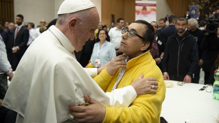 pope-francis-has-lunch-with-needy-people--1542550099230.jpg