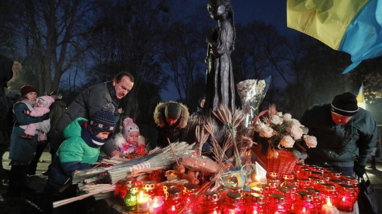 Ukrainoje lapkričio 24 dieną paminėta 85 didžiojo badmečio (Holodomoro) sukaktis