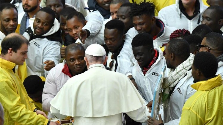 Papa Francisco recordou o Dia do Migrante com mensagem no Twitter