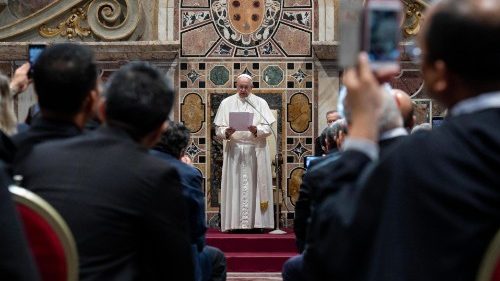 Папа: Святейший Престол будет продолжать помогать Украине