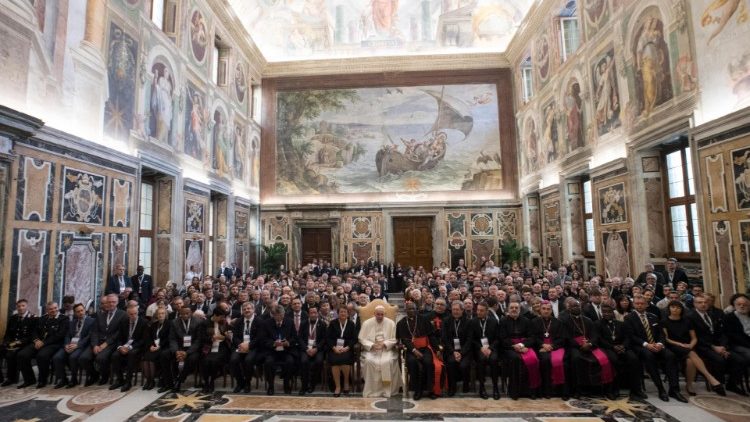 教宗方济各接见以“毒品和成瘾”为主题的国际会议的与会者