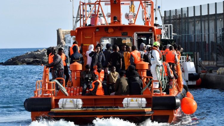 68 migrants rescued in Almeria