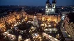 christmas-market-in-prague-1543778030294.jpg