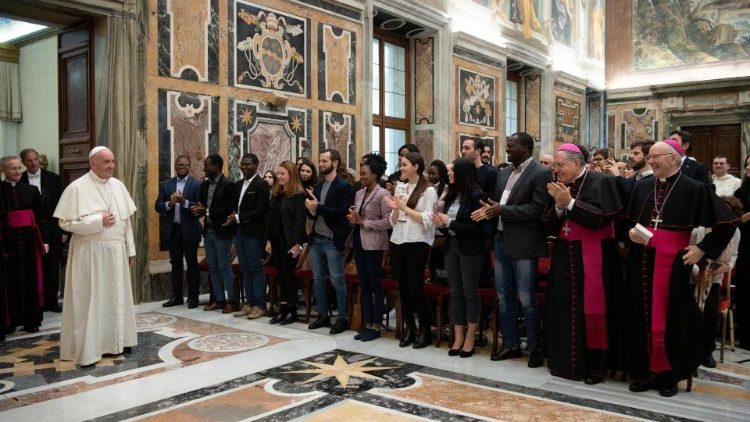 프란치스코 교황과 ‘평화의 성채 협회’ 회원들