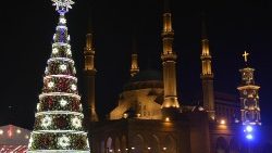 christmas-decorations-in-beirut-1543863528272.jpg