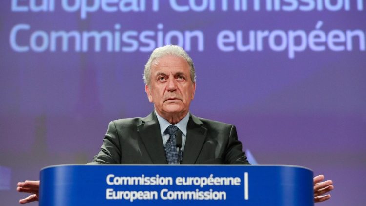 Димитрис Аврамопулос, европейски комисар по миграцията
