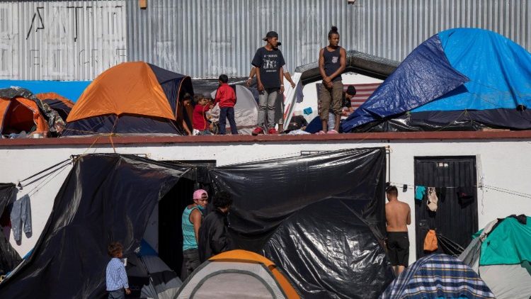 Na migrantach żerują zorganizowane grupy przestępcze