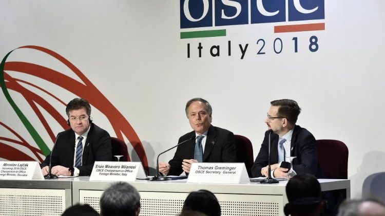Akimirka iš ESBO ministrų konferencijos Milane
