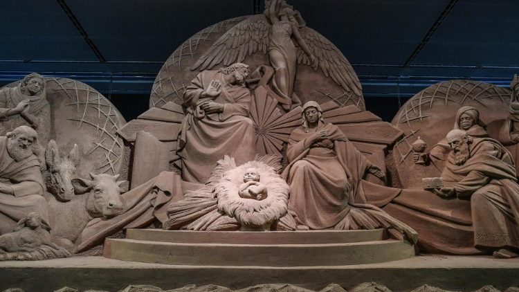 inauguration-of-a-nativity-scene-made-of-sand-1544205530071.jpg