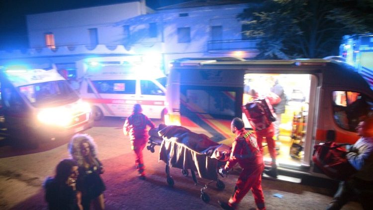 Rettungskräfte im Einsatz in Corinaldo 2018