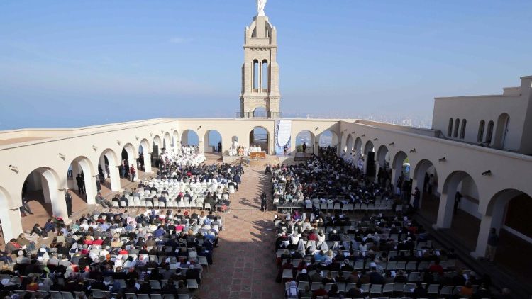 Vue sur le sanctuaire de Notre-Dame de Santa Cruz, sur les hauteurs d'Oran, lors de la messe de béatification des martyrs d'Algérie, ce samedi 8 décembre