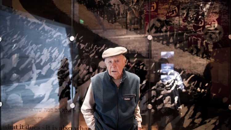 Simcha Rotem, Last surviving fighter in Warsaw Ghetto Uprising, dies at 94