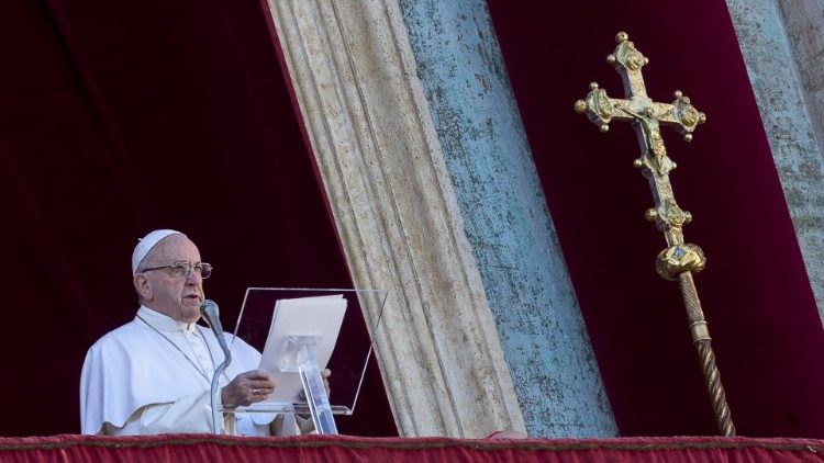 Papež Frančišek je izrazil svojo bolečino in žalost zaradi atentatov na Šrilanki.