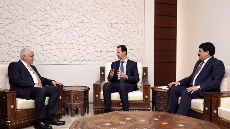 الرئيس الأسد مجتمعا إلى الوفد الأمني العراقي