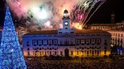 new-year-s-2019-celebrations-in-madrid-1546299527971.jpg