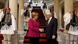 german-chancellor-angela-merkel-visits-greece-1547200727356.jpg