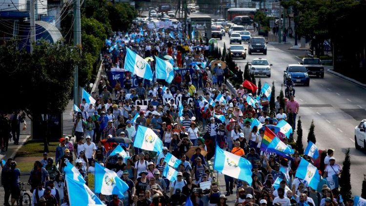 Guatemala: manifestazione contro la decisione del Presidente Morales di espellere la Cicig