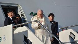 partenza-papa-francesco-da-telenews-1548234831528.jpg