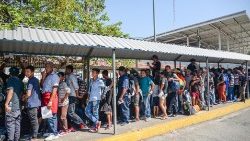 more-than-10-000-migrants-seek-asylum-in-mexi-1548366829985.jpg